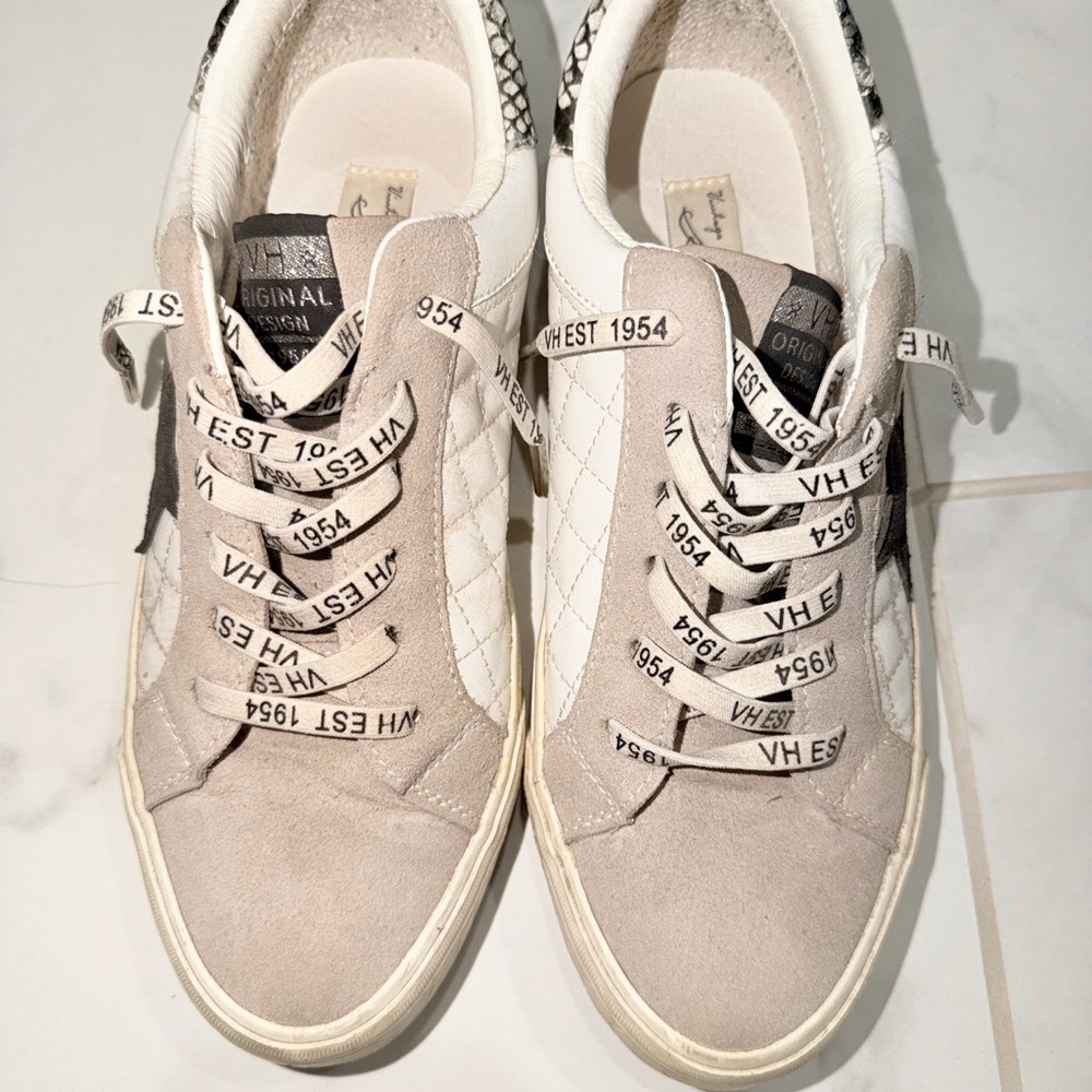 Vintage Havana White and Gray Sneakers